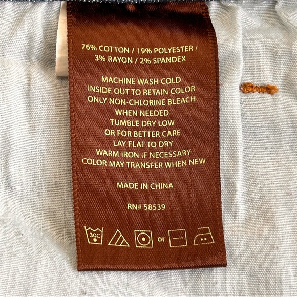 Kut from the Kloth Raw Hem Cropped Straight Leg Jeans - Picture 7 of 16